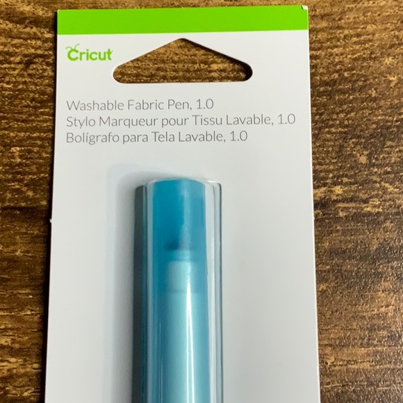 CRICUT Infusible Ink Neons 5 Markers plus Washable Fabric Pen - Picture 5 of 6